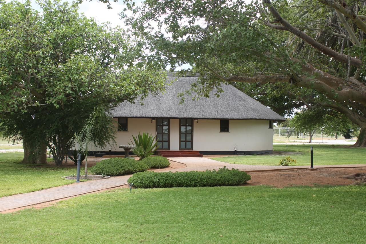 La Rochelle Lodge Okaukuejo Luaran gambar