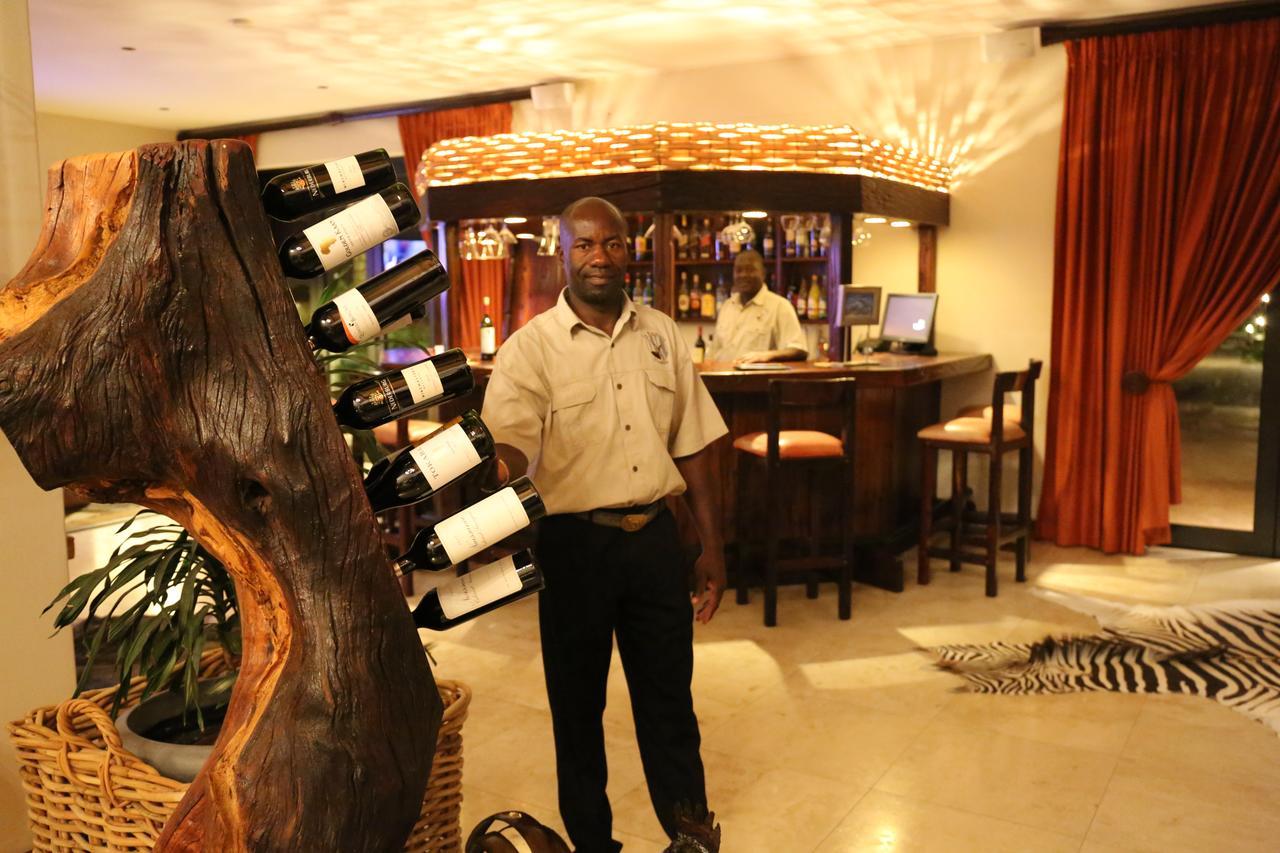La Rochelle Lodge Okaukuejo Luaran gambar