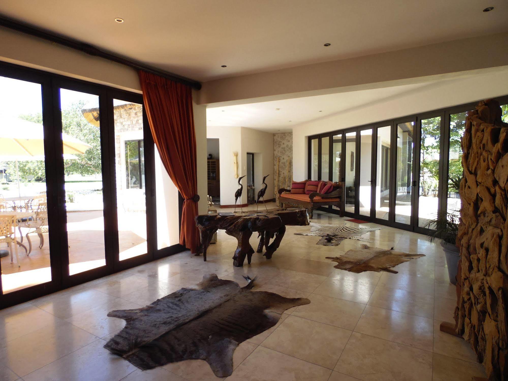 La Rochelle Lodge Okaukuejo Luaran gambar