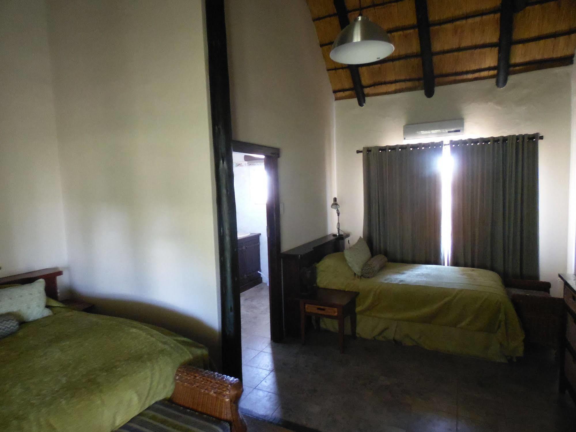 La Rochelle Lodge Okaukuejo Luaran gambar
